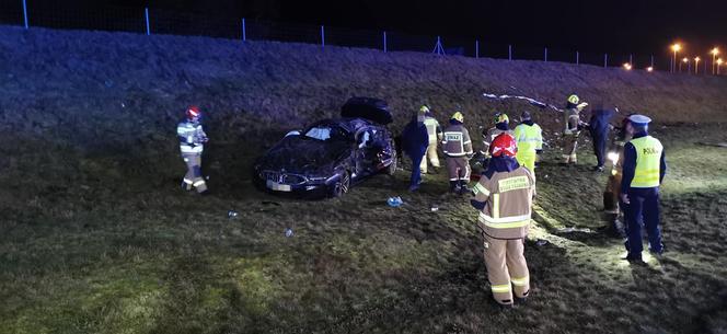 Dachowanie BMW na autostradzie A2. Lubuskie służby na miejscu