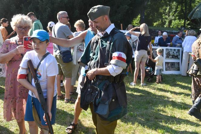 Obchody 80. rocznicy wybuchu Powstania Warszawskiego w Toruniu. Mieszkańcy grodu Kopernika pamiętają o bohaterach