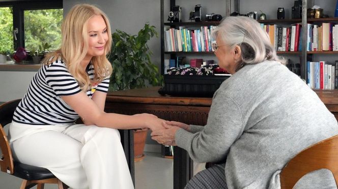 Barwy szczęścia odc. 3237. Karolina (Marta Dąbrowska), Amelia (Stanisława Celińska)