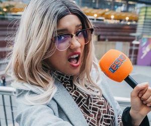 Sara James została reporterką Radia ESKA! Zrobiła sondę uliczną. Jak wypadła?