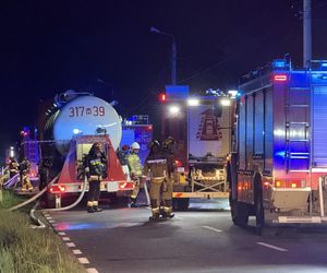 Warszawa. Pożar hal magazynowych w Kawęczynie [ZDJĘCIA]