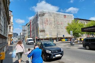 Święcicki wielkim budowniczym był. Kolejna jego kamienica w centrum jest remontowana, inne czekają