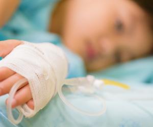 Nowe wieści w sprawie 2-latki, która wpadła do oczka wodnego. Zawołała mamę