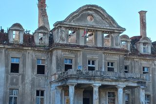 Pałac w Bełczu Wielkim przed odbudową