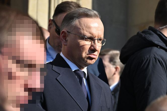 Pogrzeb Barbary Skrzypek. Prezydent Andrzej Duda, Jarosław Kaczyński i inni politycy PiS w kondukcie żałobnym w Gorlicach [ZDJĘCIA]