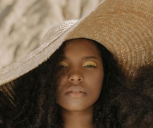 Boho to coś więcej niż styl w modzie. Poznaj jego zasady 