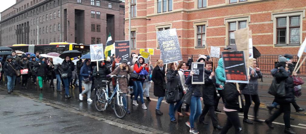 Protest pracowników sądów we Wrocławiu