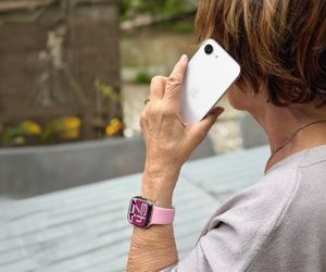 Ten telefon pokocha każda mama. Przeczytaj, dlaczego iPhone 16e to idealny prezent na Dzień Matki 