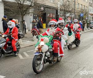 Mikołajkowa parada przejechała ulicami Trójmiasta! Nie zabrakło elfów i śnieżynek
