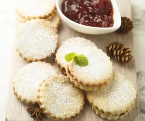 Ciasteczka z dżemem. Przepis zero waste na pyszny deser  