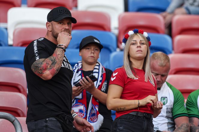 Górnik Zabrze - Termalica Nieciecza. Niesamowita atmosfera na Arenie Zabrze! Kibice Górnika dopingują swoją drużynę