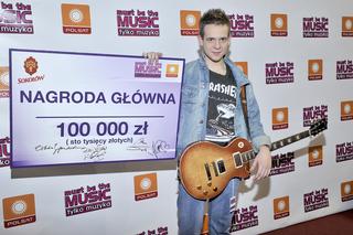 akpa20111106_must_be_the_music_mb_4101