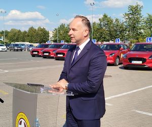 Siedlecki WORD wymienił starą flotę pojazdów egzaminacyjnych na nowe samochody marki Suzuki Swift