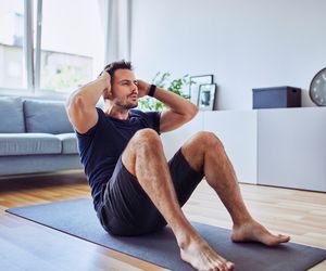 Jak schudnąć bez wychodzenia z domu? Przykłady ćwiczeń