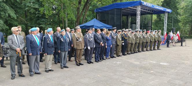 Nadanie sztandaru dla 16 WOG