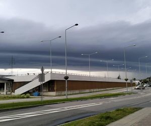 Ekstremalne ostrzeżenia przed burzami w woj.świętokrzyskim. Alerty RCB i IMGW