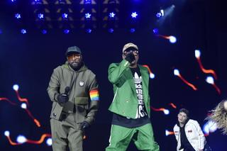 Black Eyed Peas z tęczowymi opaskami na scenie Sylwestra Marzeń. Ważny gest 