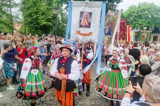 Jak dojechać na Boże Ciało w Łowiczu 2025? Darmowe przejazdy ŁKA