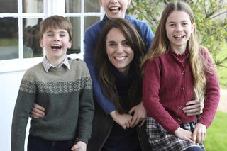 Wielki skandal wokół zdjęcia księżnej Kate! Jest sfałszowanym fotomontażem?!