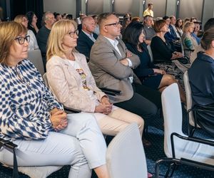 Decyzją Kapituły Nagrodę Główną w Konkursie zdobyła Dorota Filipiak za książkę  „Bug z Tobą. Historie o życiu i śmierci na wsi nadbużańskiego Podlasia”