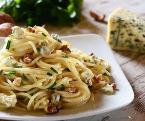 Przepis na ostry sos serowy z sera pleśniowego