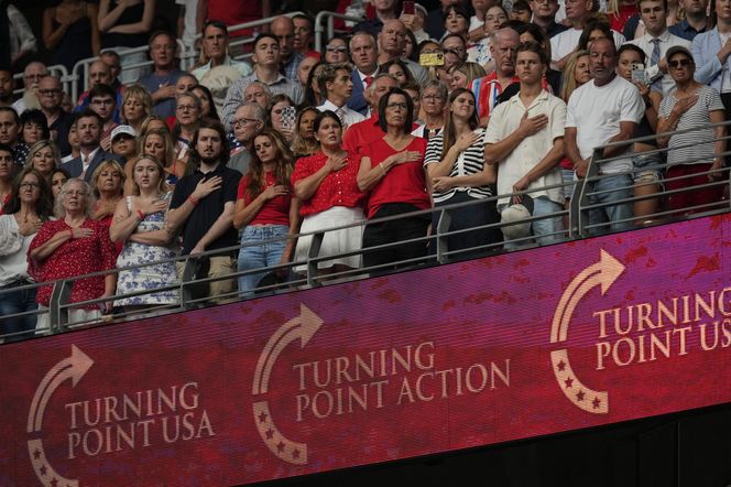 Tłumy na pogrzebie Charliego Kirka. Tak żegna go Elon Musk