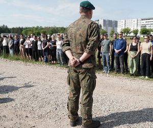 Nasz dziennikarz w wojsku. Sprawdził, czy w jeden dzień może się tego nauczyć