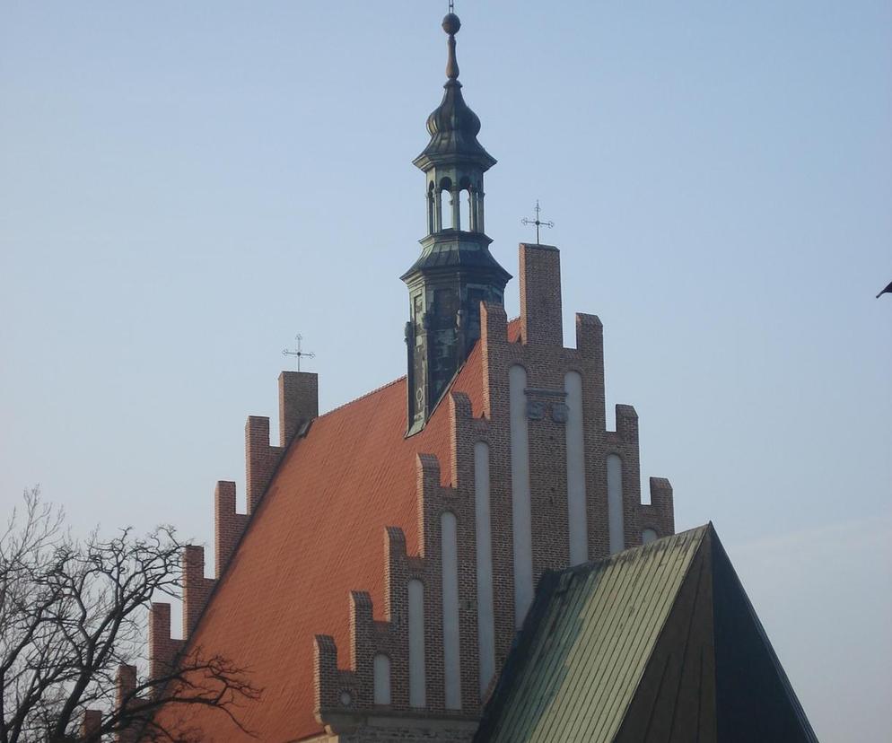 Nad tą parafią ciąży fatum! Śmierć dwóch wpływowych księży wstrząsnęła społecznością. Nikt tego nie przewidział