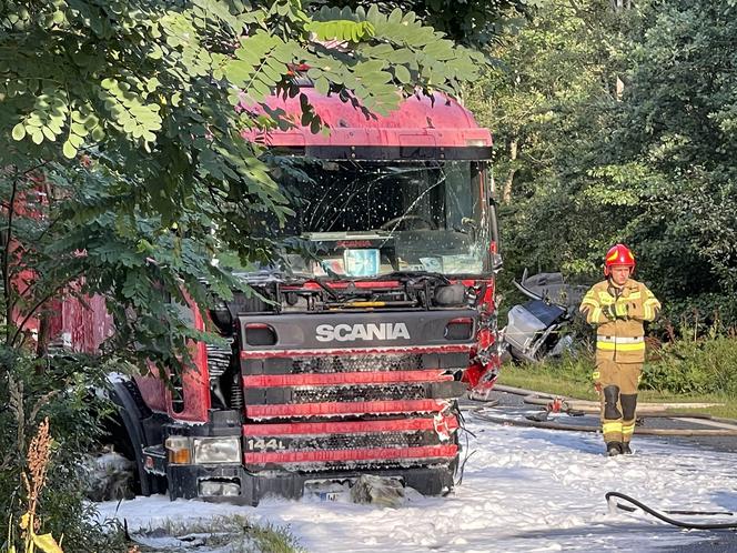 Śmiertelny wypadek w Wesołej. Czołowe zderzenie z ciężarówką 