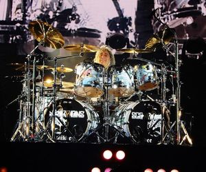 Jaki ojciec, taki syn! Syn Mikkey’a Dee zasiadł za perkusją na koncercie Scorpions!