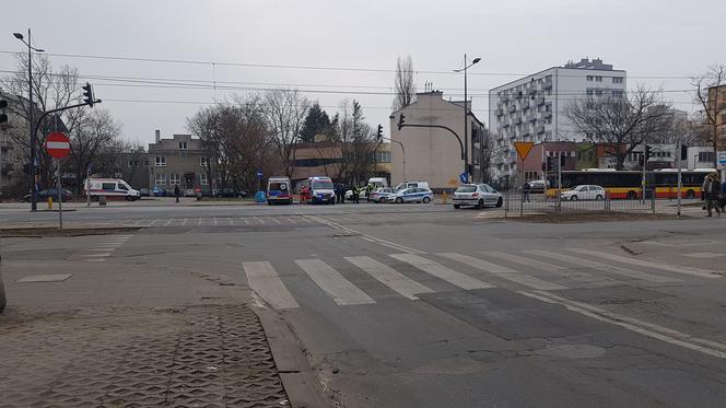 Stracił panowanie nad autem i wjechał na chodnik. Potrącił dwoje pieszych!