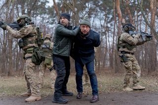 Przyjaciółki 25 sezon, odc. 301. Sławek (Kacper Kuszewski)