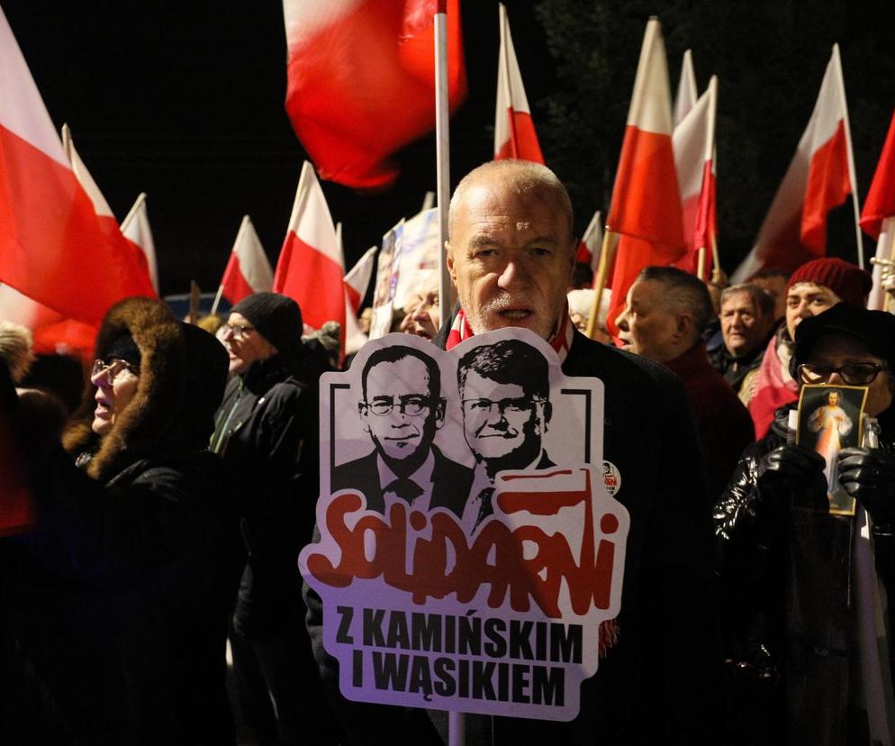 Przytuły Stare. Protest przed więzieniem w obronie Macieja Wąsika