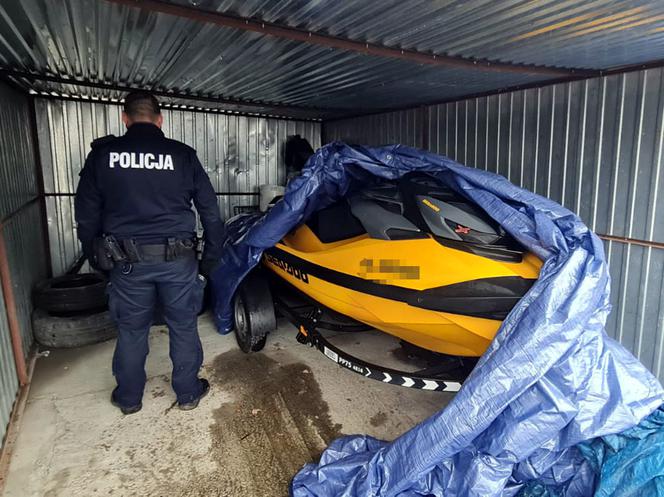 Kradli samochody i rozbierali je na części. Dziupla samochodowa na Ochocie rozbita 