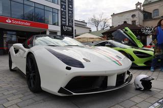 Sportowe auta w centrum Lublina. Ruszył nowy sezon charytatywnych przejazdów!