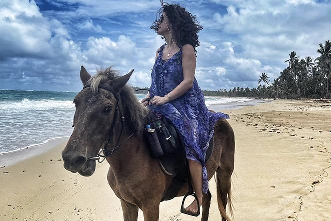 Kasia Cichopek dosiadła konia na Dominikanie