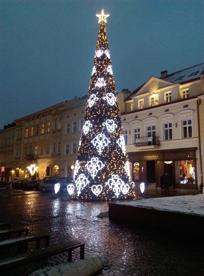 Ozdoby świąteczne na Rynku w Rzeszowie