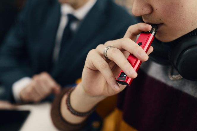 90 proc. przebadanych próbek e-papierosów przekracza normy