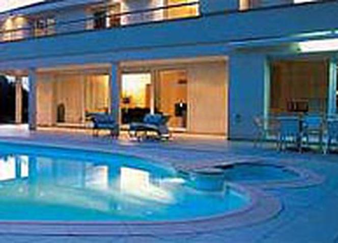 Jaki basen ogrodowy wybudować: mały basen czy duży basen - który wybrać?