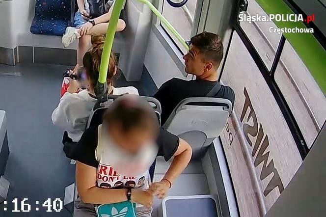 Z pięściami rzucił się na pasażera tramwaju w Częstochowie. Rozpoznajesz agresora?