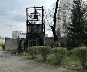 Pożar zabytkowej dzwonnicy w Warszawie