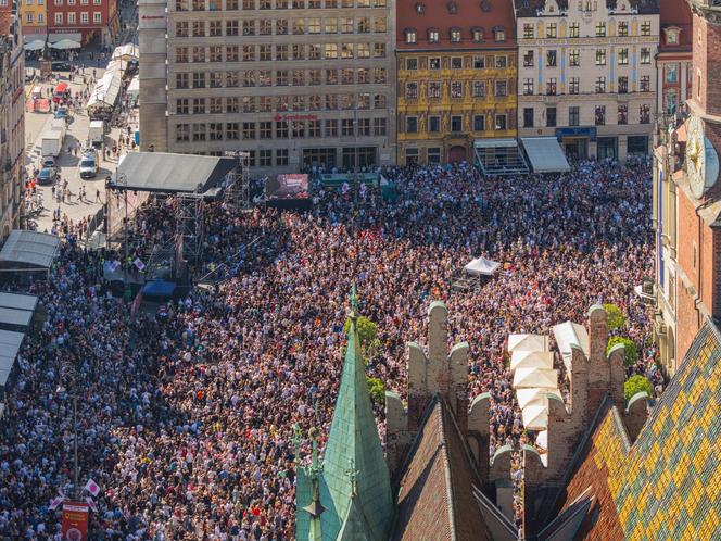 Przeżyjmy to jeszcze raz. Gitarowy Rekord Świata z drona [ZDJĘCIA]