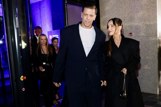 Wojciech Szczęsny ż żoną po premierze