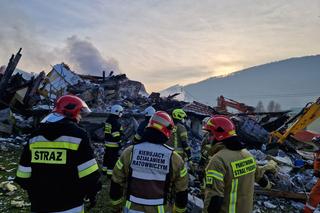 Makabra w Ustroniu. Dom jednorodzinny runął jak domek z kart. Uruchomiono zbiórkę pieniędzy dla rodziny