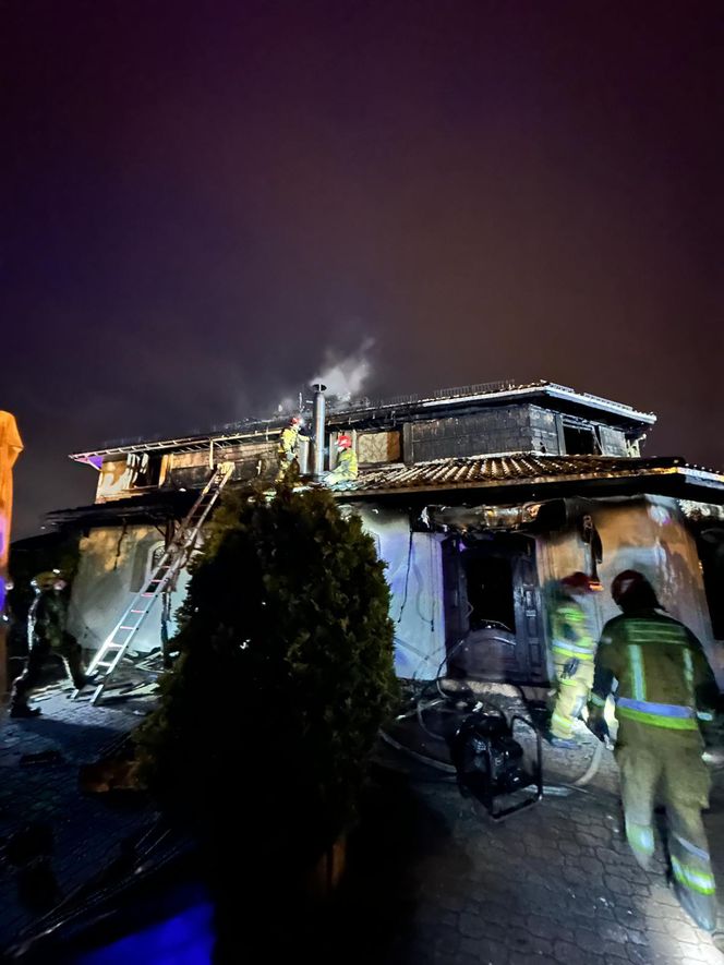 Pożar restauracji Imperium w Piekarach Śląskich. Popularny lokal doszczętnie zniszczony