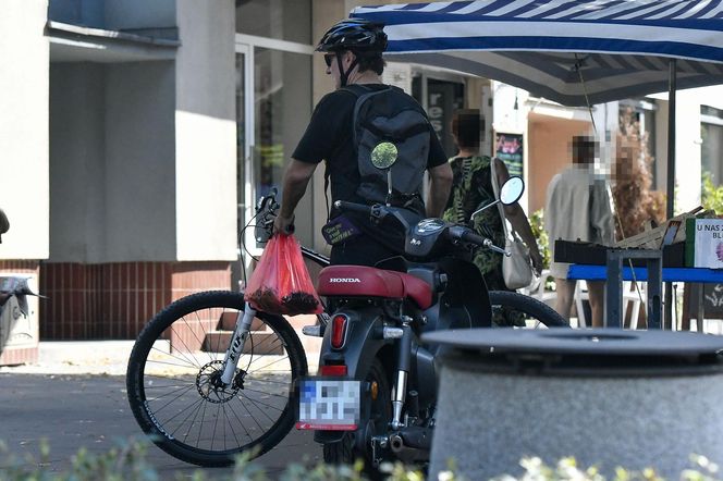 Robert Więckiewicz na rowerze
