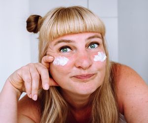 Tak zmusisz skórę do produkcji kolagenu. Dermatolożka: szukaj kosmetyków z tym składnikiem