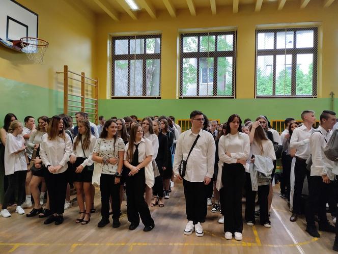Rozpoczęcie roku szkolnego 2023/2024 w XVI Liceum Ogólnokształcącym w Tarnowie
