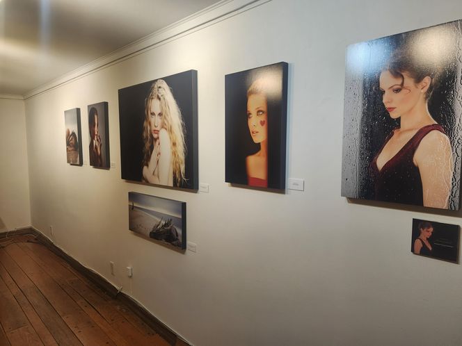 Wernisaż wystawy „The Mystery of Beauty – The Art of Capturing Portraits” w PIASA