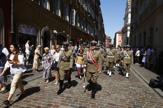 Ulicami przeszła centralna procesja Bożego Ciała. Wystrój ołtarzy nawiązuje do hasła „Wierzę w Kościół Chrystusowy”